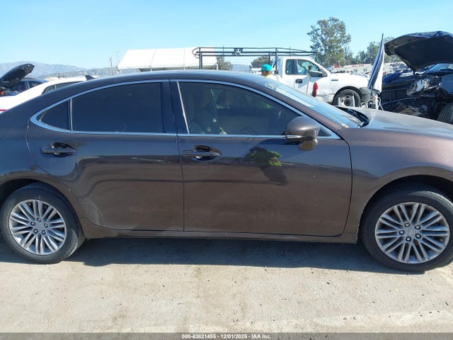 43821455 :رقم المزاد ، JTHBK1GG0D2017627 vin ، 2013 Lexus Es 350 مزاد بيع