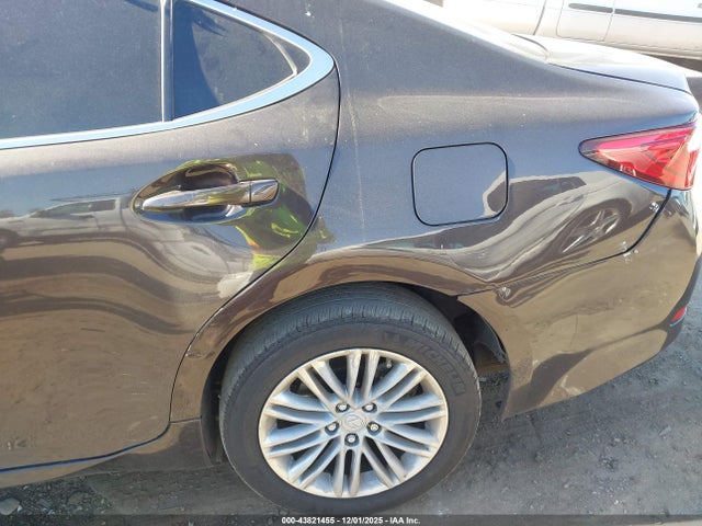 43821455 :رقم المزاد ، JTHBK1GG0D2017627 vin ، 2013 Lexus Es 350 مزاد بيع