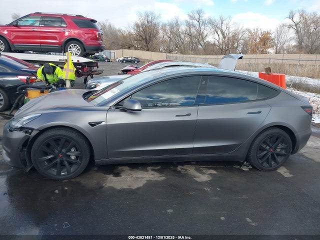 Продажа на аукционе авто 2018 Tesla Model 3 Long Range/performance, vin: 5YJ3E1EB7JF094007, номер лота: 43821481