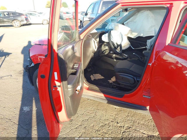 KNDJ23AU9P7204900 KIA SOUL LX