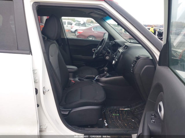 KIA SOUL + 2018 KNDJP3A5XJ7551976 Image 5