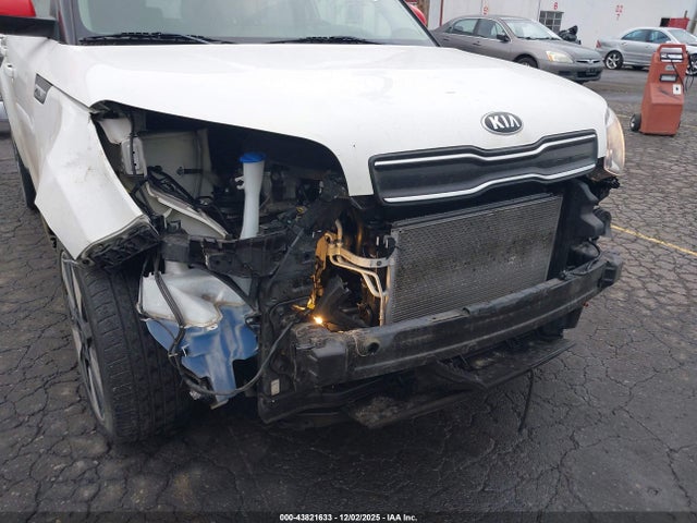 KIA SOUL + 2018 KNDJP3A5XJ7551976 Image 6