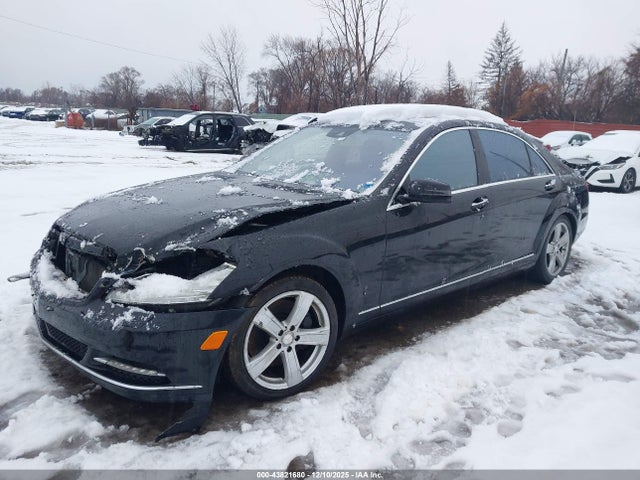 2011 MERCEDES-BENZ S 550 WDDNG8GB5BA385002 Photo 1
