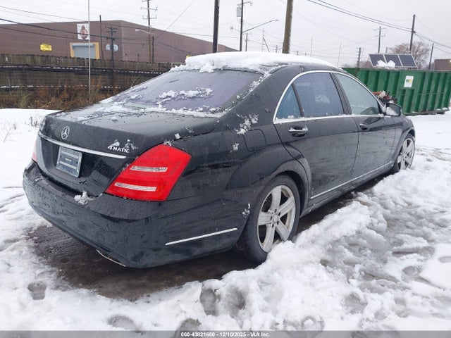 2011 MERCEDES-BENZ S 550 WDDNG8GB5BA385002 Photo 3