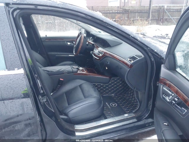 2011 MERCEDES-BENZ S 550 WDDNG8GB5BA385002 Photo 4
