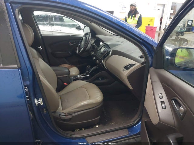 43821701 :رقم المزاد ، KM8JU3AGXFU952216 vin ، 2015 Hyundai Tucson Se مزاد بيع