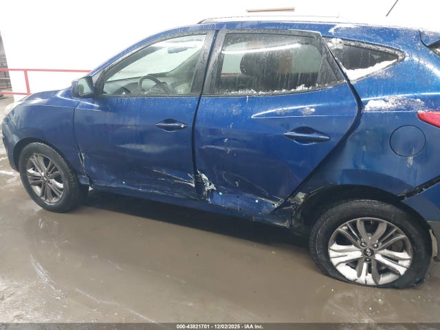 43821701 :رقم المزاد ، KM8JU3AGXFU952216 vin ، 2015 Hyundai Tucson Se مزاد بيع