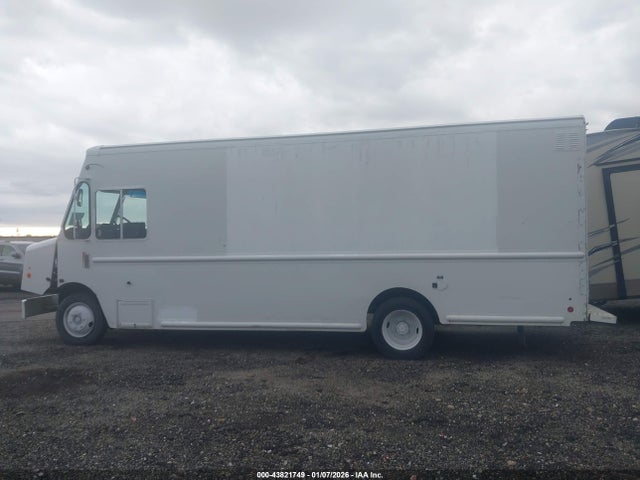 Freightliner Chassis M Line Walk-in Van 2014 4UZAC1DV9ECFJ7339 Image 14