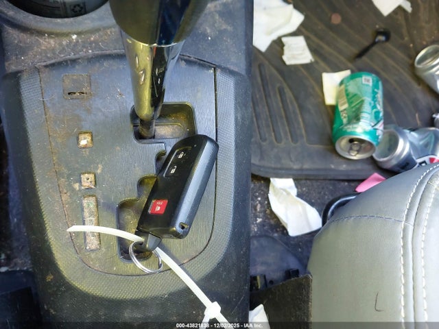 JTDKDTB34F1105567 Toyota Prius C Four