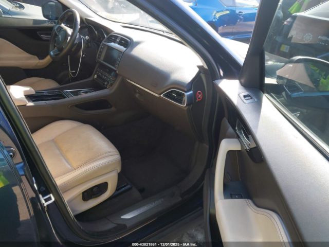 2018 JAGUAR F-PACE SADCK2GX2JA203347 Photo 4