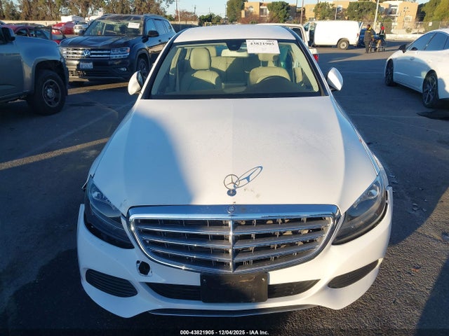 55SWF4KB0FU042370 Mercedes-Benz C 300 Luxury 4matic