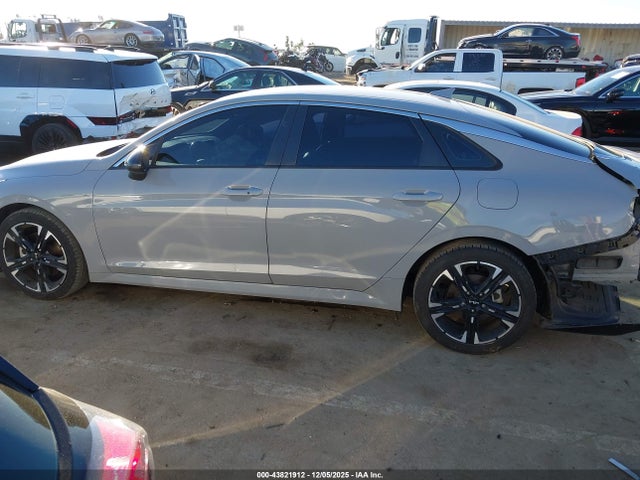 5XXG64J22NG112275 KIA K5 Gt-line
