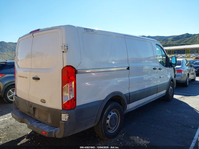 1FTYE1YM2HKA35687 Ford Transit-150