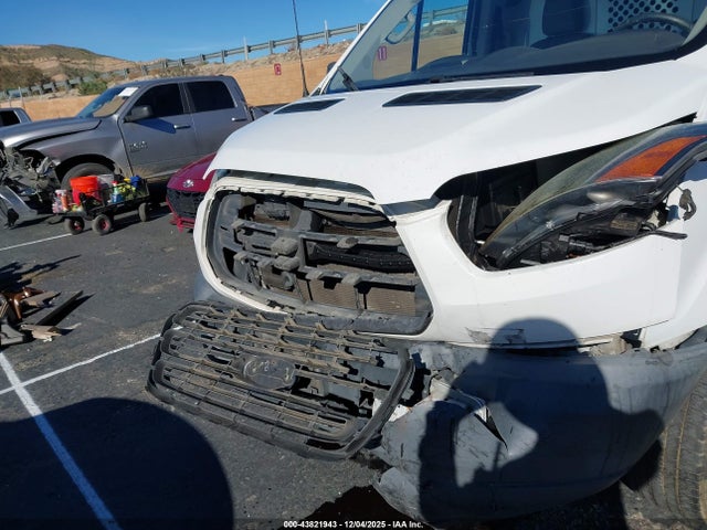 1FTYE1YM2HKA35687 Ford Transit-150