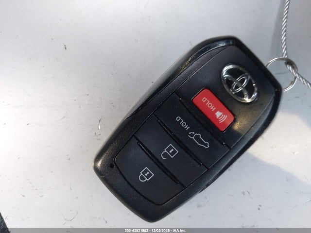 Продажа на аукционе авто 2024 Toyota Corolla Cross Xle, vin: 7MUDAABG7RV080007, номер лота: 43821962
