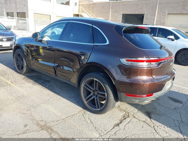 2021 PORSCHE MACAN WP1AA2A58MLB13835 Photo 2