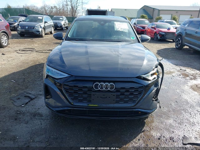 2024 Audi Q8 E-tron Prestige Quattro მანქანა იყიდება აუქციონზე, vin: WA16AAGE3RB058825, აუქციონის ნომერი: 43822191
