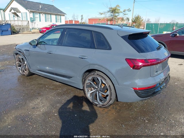 2024 AUDI Q8 E-TRON WA16AAGE3RB058825 Photo 2
