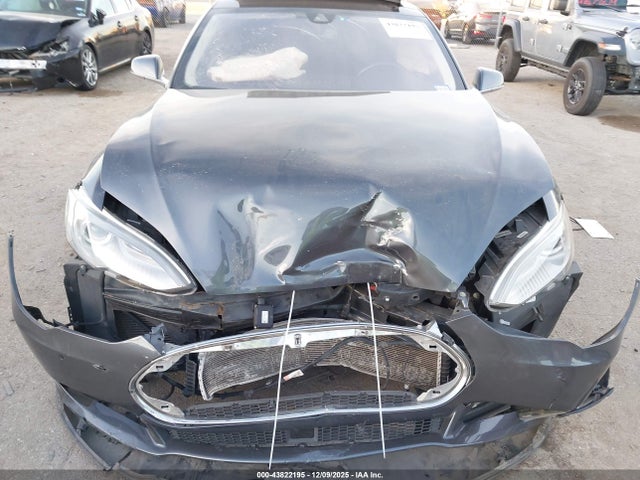 2015 TESLA MODEL S 5YJSA1H25FFP71842 Photo 5