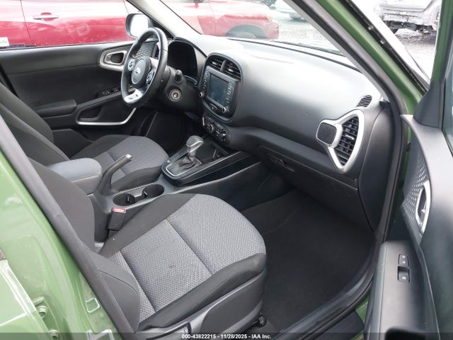 KNDJ23AU0M7138992 KIA Soul X-line