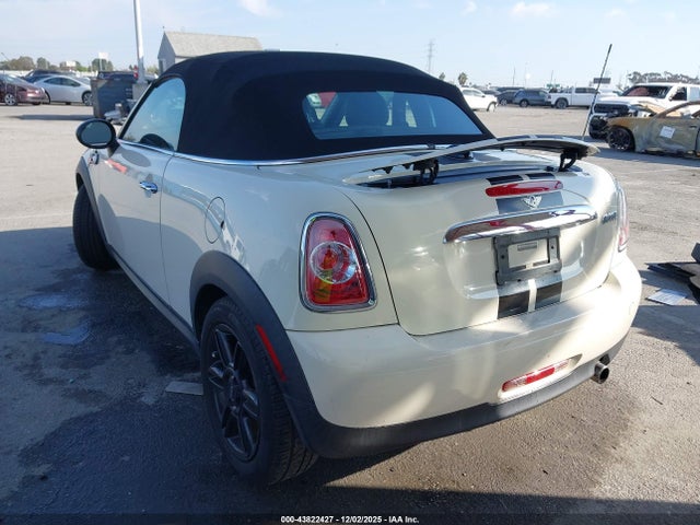2013 MINI ROADSTER WMWSY1C5XDT625506 Photo 2
