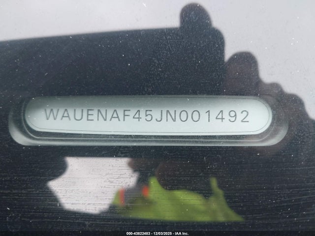 2018 AUDI A4 WAUENAF45JN001492 Photo 8