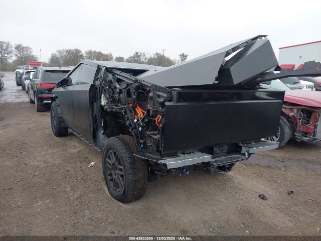 2024 TESLA CYBERTRUCK 7G2CEHED1RA056840 Photo 2