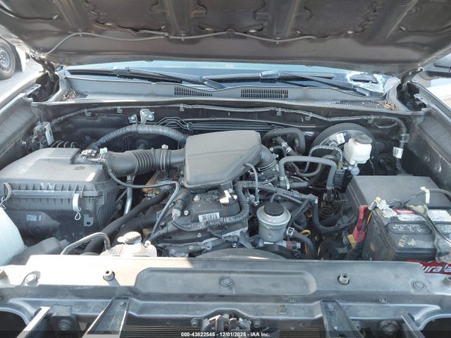 5TFAX5GN3KX138902 Toyota Tacoma Sr5