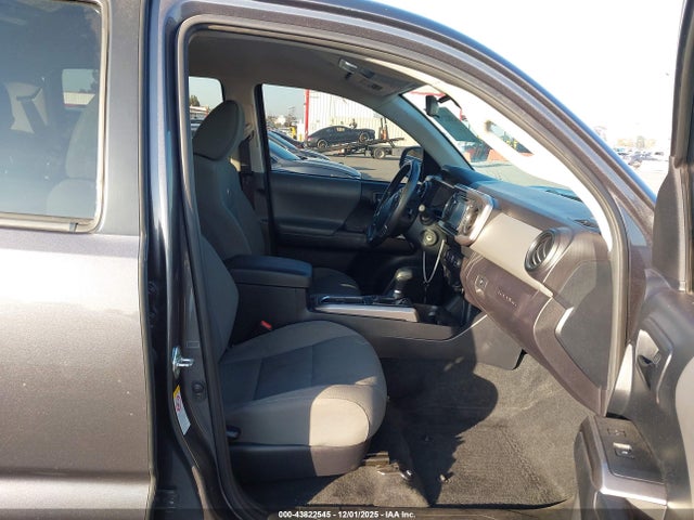 5TFAX5GN3KX138902 Toyota Tacoma Sr5