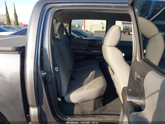 5TFAX5GN3KX138902 Toyota Tacoma Sr5