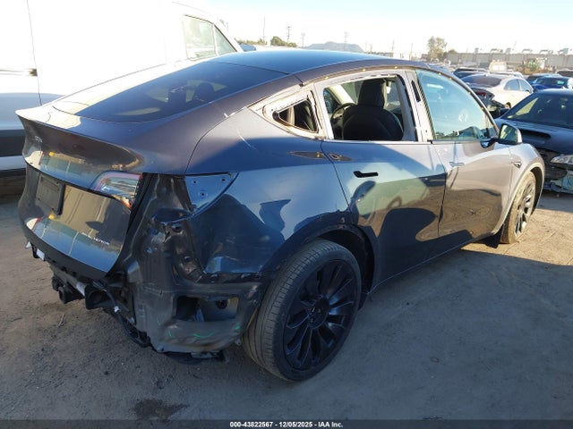 2021 TESLA MODEL Y 5YJYGDEE6MF076775 Photo 3