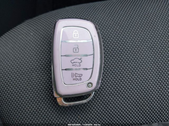 2017 HYUNDAI IONIQ HYBRID KMHC75LC6HU028722 Photo 10