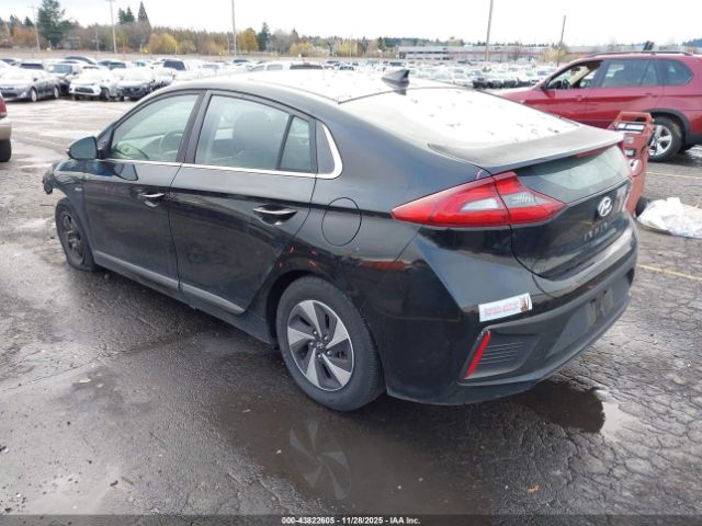 2017 HYUNDAI IONIQ HYBRID KMHC75LC6HU028722 Photo 2