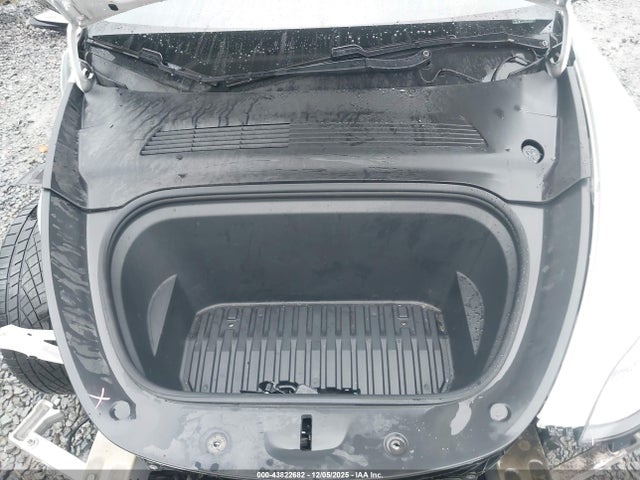 2020 TESLA MODEL Y 5YJYGDEF8LF028010 Photo 9