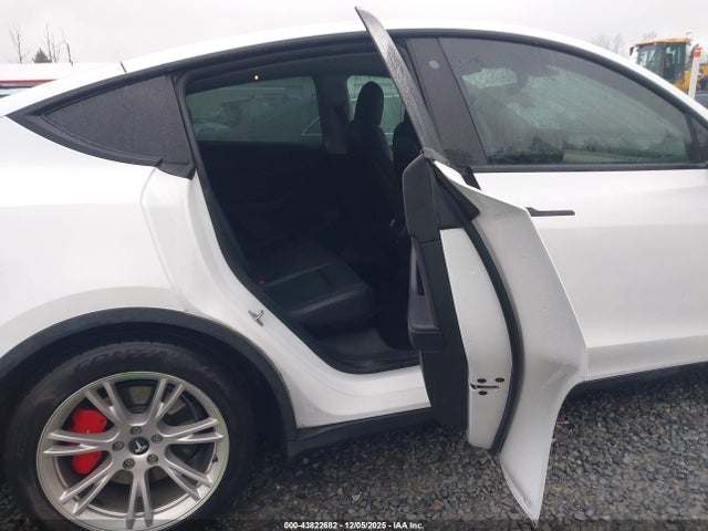 2020 TESLA MODEL Y 5YJYGDEF8LF028010 Photo 7