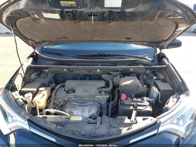 JTMZFREV0HJ137959 Toyota RAV4 LE