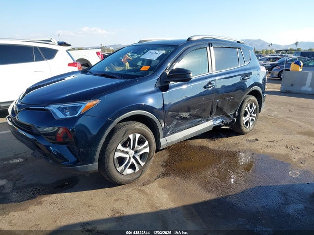 JTMZFREV0HJ137959 Toyota RAV4 LE
