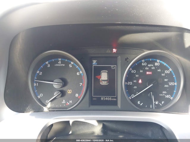 JTMZFREV0HJ137959 Toyota RAV4 LE