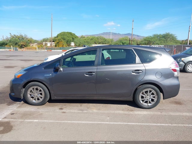 JTDZN3EU5GJ050029 Toyota Prius V Five/four/three/two