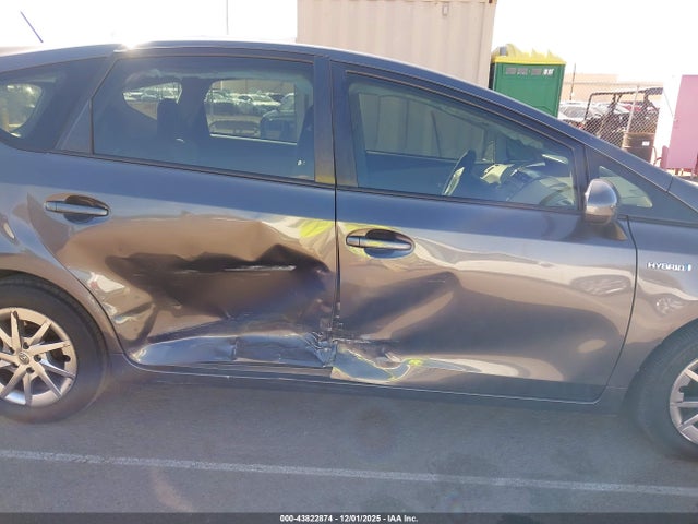 JTDZN3EU5GJ050029 Toyota Prius V Five/four/three/two