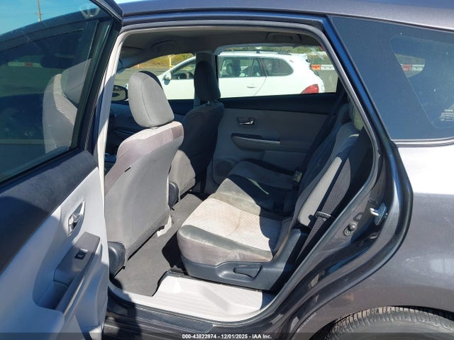 JTDZN3EU5GJ050029 Toyota Prius V Five/four/three/two