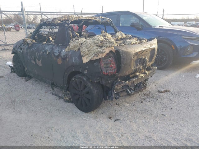 2024 MINI CONVERTIBLE WMW43DL00R3R93021 Photo 2