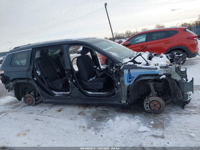 2024 Jeep Grand Cherokee L Laredo 4x4 მანქანა იყიდება აუქციონზე, vin: 1C4RJKAG1R8947509, აუქციონის ნომერი: 43823014