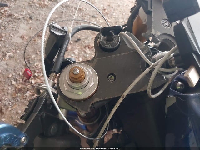 Yamaha YZFR6 2015 JYARJ16E3FA033845 Image 11