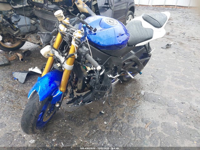 Yamaha YZFR6 2015 JYARJ16E3FA033845 Image 2