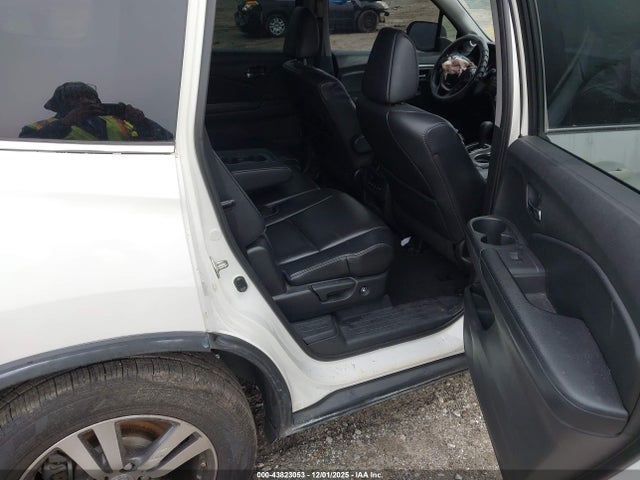 Honda j35y6 2017 5FNYF5H53HB018469 Image 8
