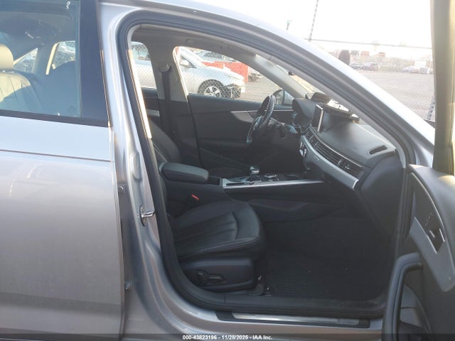 2017 AUDI A4 WAUANAF4XHN016725 Photo 4