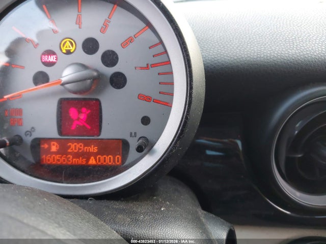 2008 MINI COOPER CLUBMAN WMWML335X8TJ46155 Photo 6