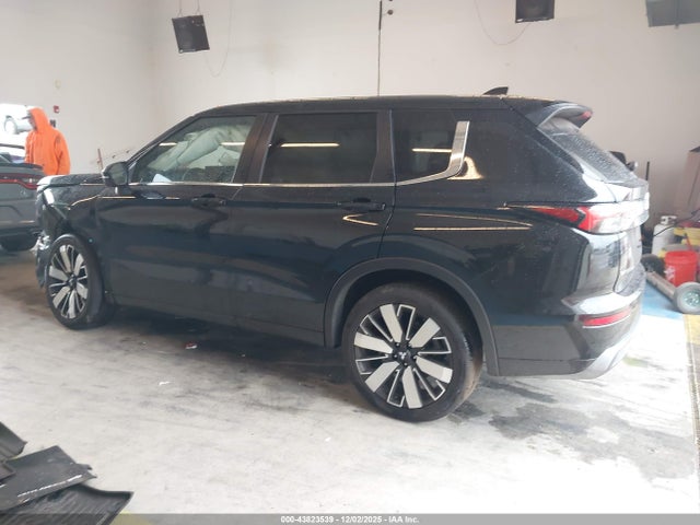 2025 MITSUBISHI OUTLANDER JA4J4VA85SZ026113 Photo 2