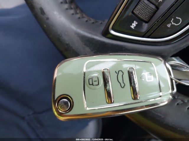 2017 AUDI A3 WAUAUGFF4H1042381 Photo 10